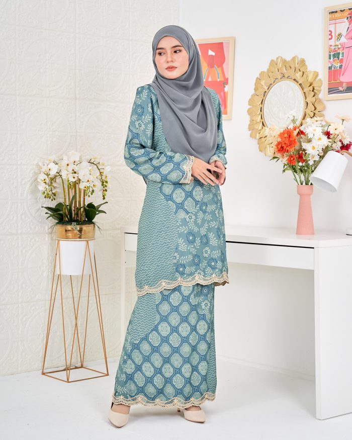 Baju Kurung Moden Batik Puteri Ledang Laluna X MCC - Teal Green - Image 4