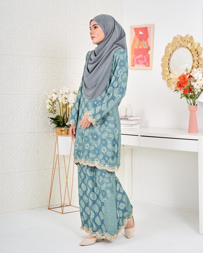 Baju Kurung Moden Batik Puteri Ledang Laluna X MCC - Teal Green - Image 3