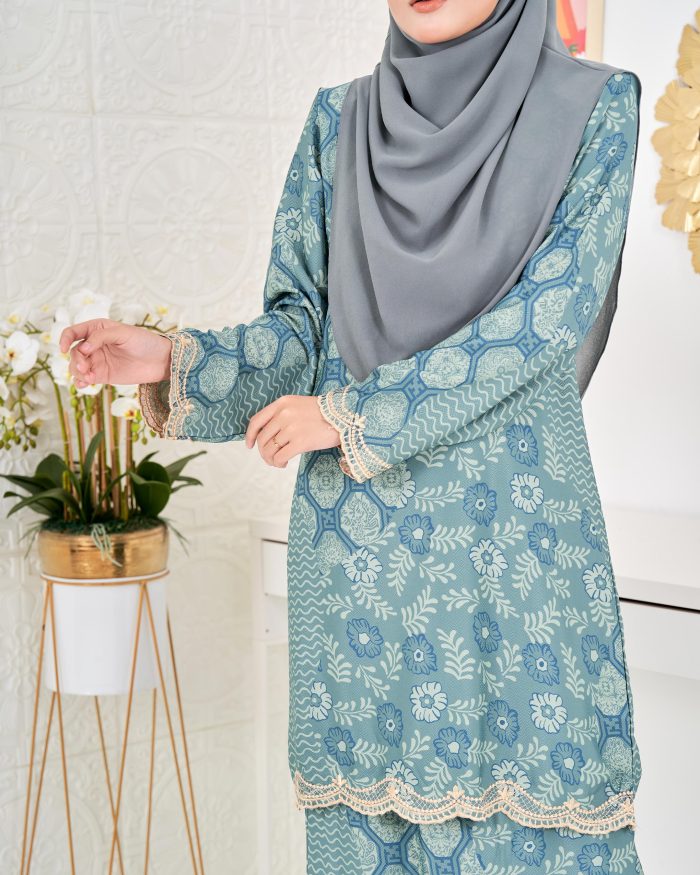 Baju Kurung Moden Batik Puteri Ledang Laluna X MCC - Teal Green - Image 2