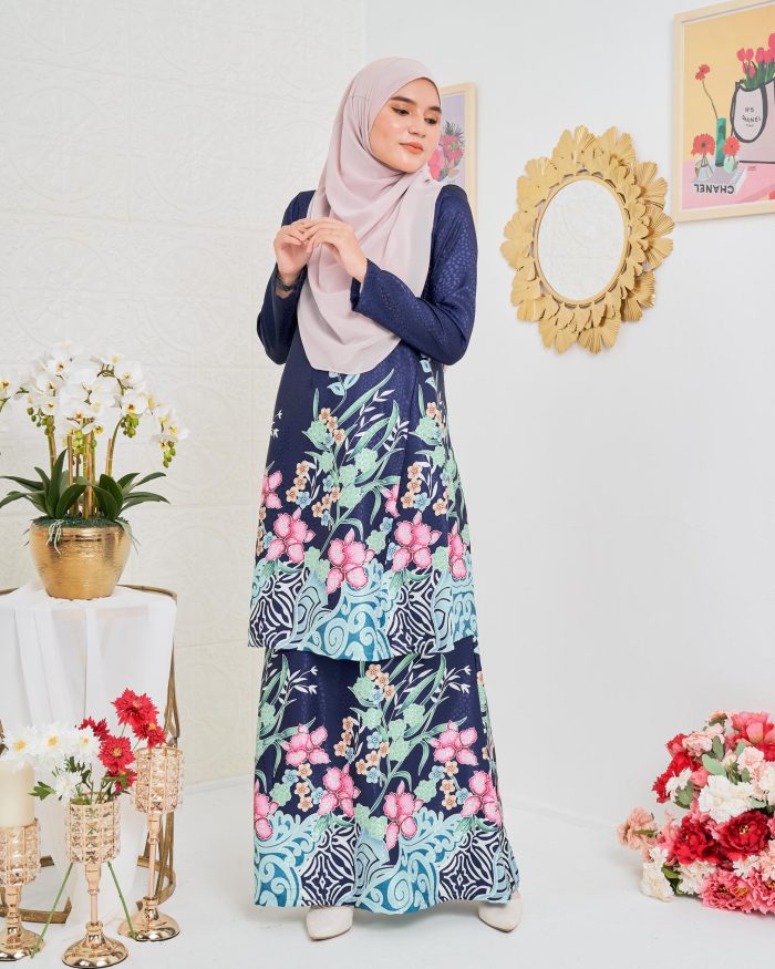 Baju Kurung Pahang Batik Sultanah 3.0 - Kirana Navy Blue - Image 3