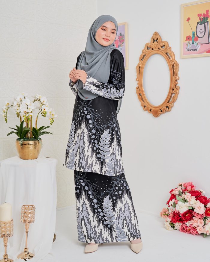 Baju Kurung Moden Batik Sultanah 4.0 - Purnama Black Charcoal - Image 2