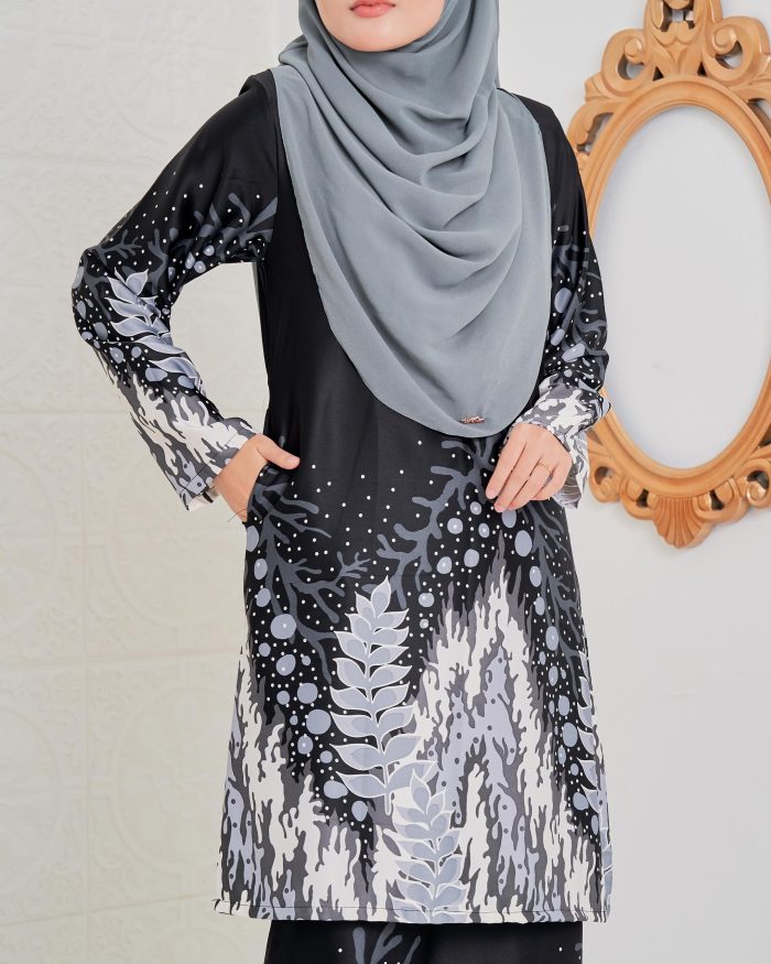 Baju Kurung Moden Batik Sultanah 4.0 - Purnama Black Charcoal - Image 4