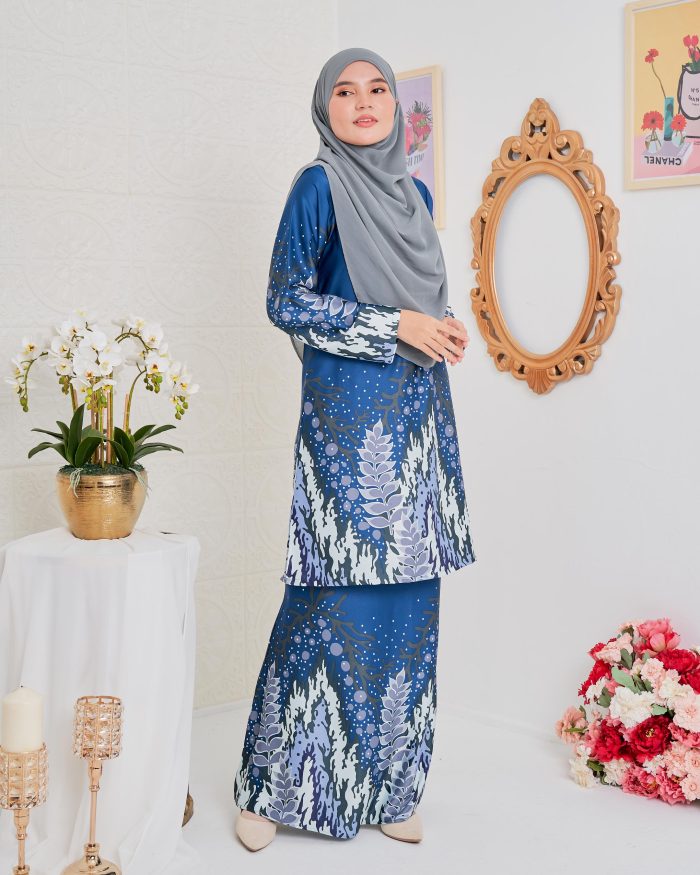 Baju Kurung Moden Batik Sultanah 4.0 - Purnama Yale Blue - Image 4