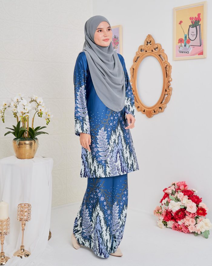 Baju Kurung Moden Batik Sultanah 4.0 - Purnama Yale Blue - Image 2