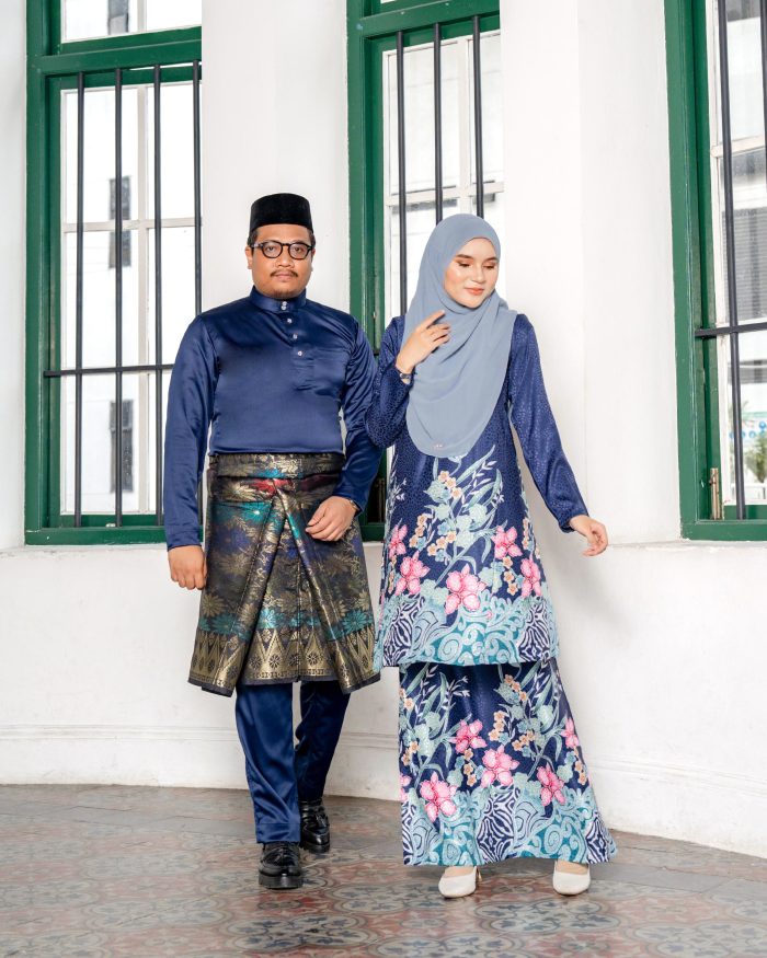 Baju Kurung Pahang Batik Sultanah 3.0 - Kirana Navy Blue - Image 5