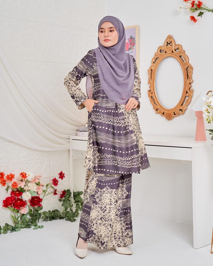 Baju Kurung Pahang Batik Sultanah 5.0 - Indera Mauve Purple - Image 2