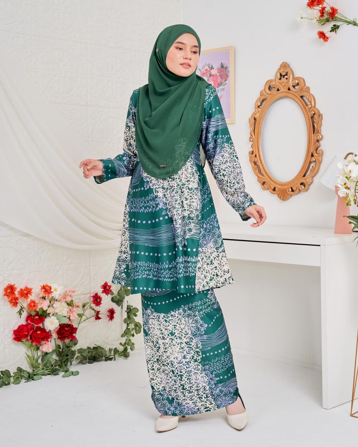 Baju Kurung Pahang Batik Sultanah 5.0 - Indera Pine Green