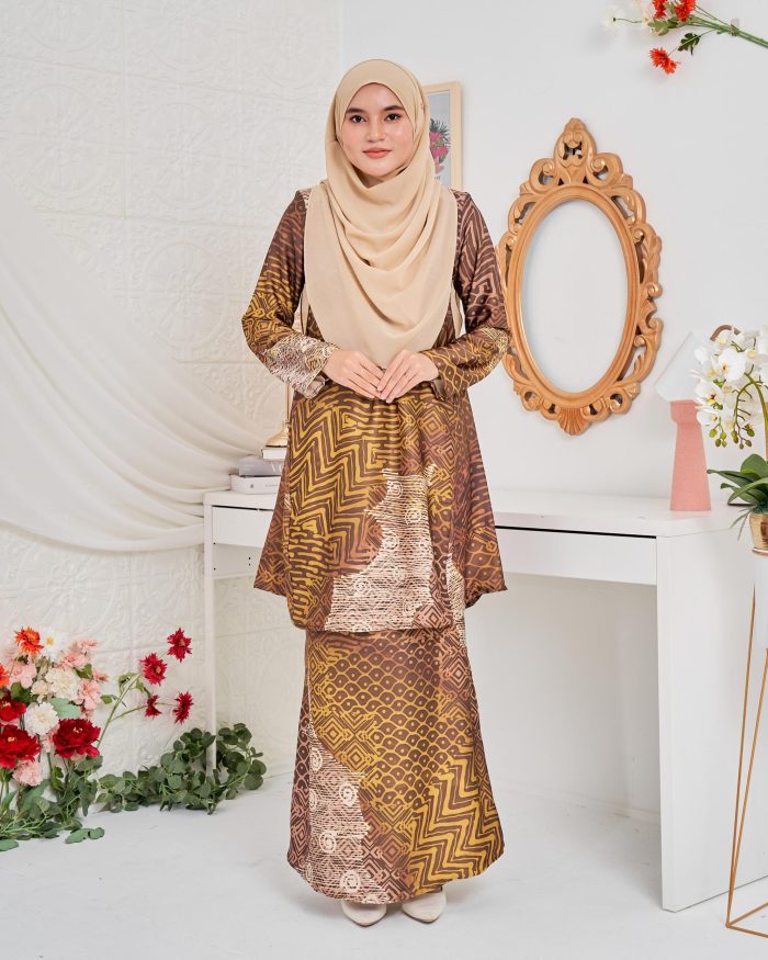 Baju Kurung Pahang Batik Sultanah 5.0 - Kayangan Hazelnut Brown