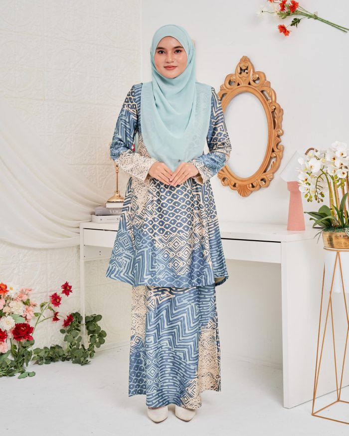 Baju Kurung Pahang Batik Sultanah 5.0 - Kayangan Stone Blue