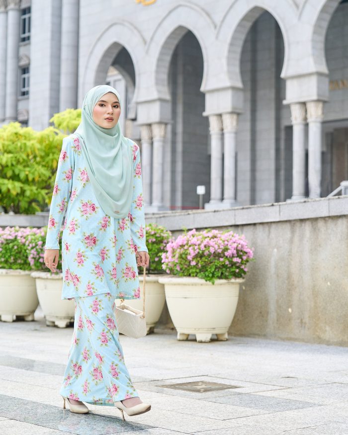 Baju Kurung Riau Larisa Printed - Rosy Mint - Image 3