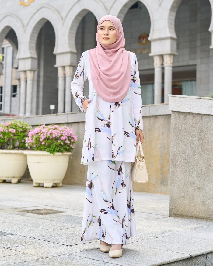 Baju Kurung Riau Larisa Printed - Snow Lirio