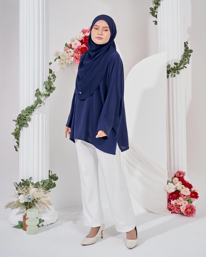 Ruby Baggy Top Ironless - Navy Blue