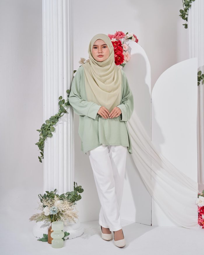 Ruby Baggy Top Ironless - Pistachio Green - Image 3