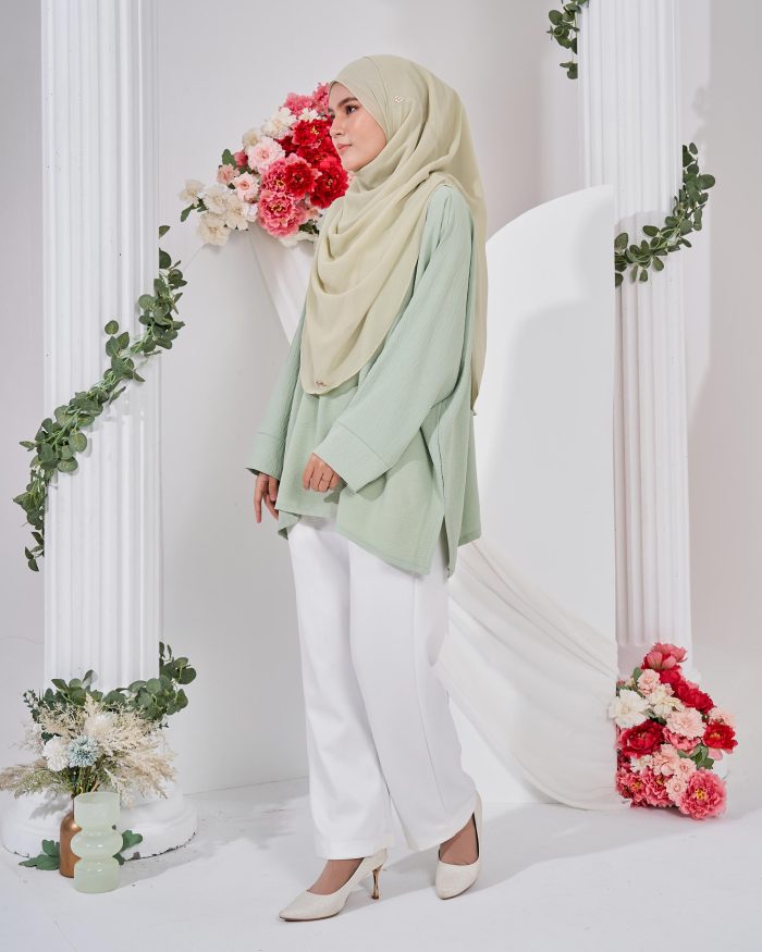 Ruby Baggy Top Ironless - Pistachio Green - Image 4