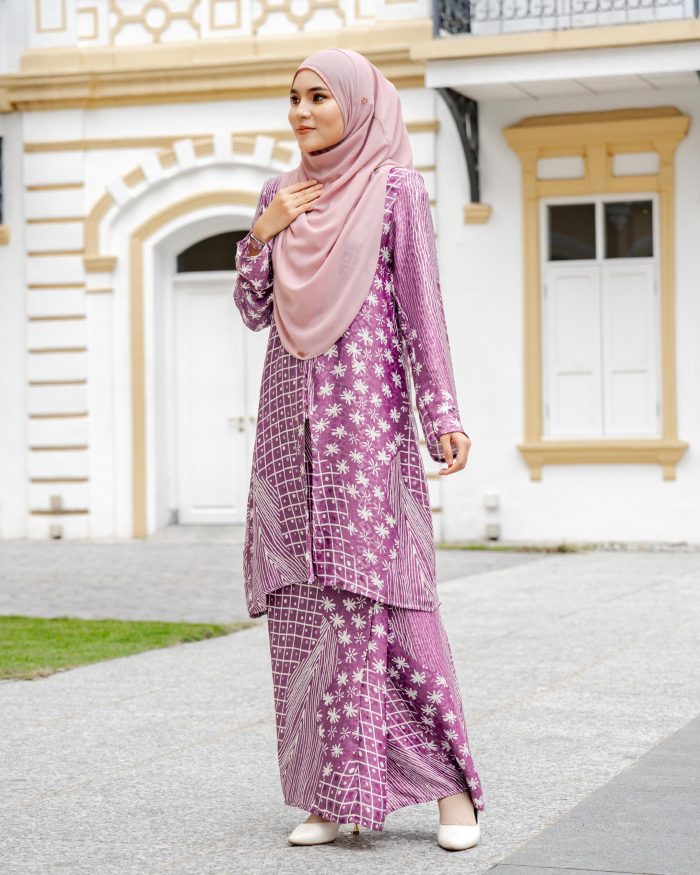 Baju Kebarung Batik Sultanah 7.0 - Aina Lilac Purple - Image 2