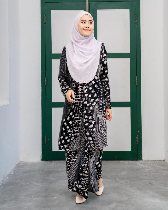 Baju Kebarung Batik Sultanah 7.0 - Aina Matte Black