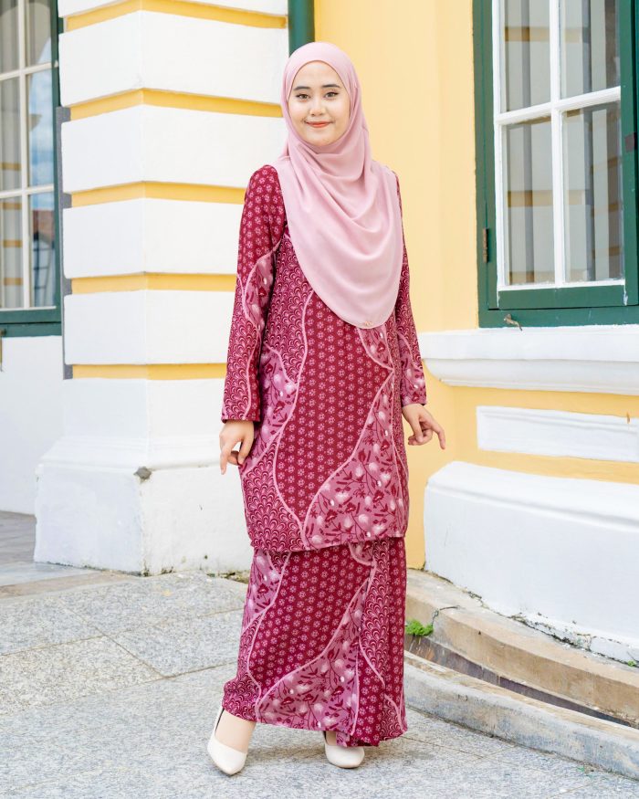 Baju Kurung Moden Batik Sultanah 7.0 - Alifa Berry Maroon