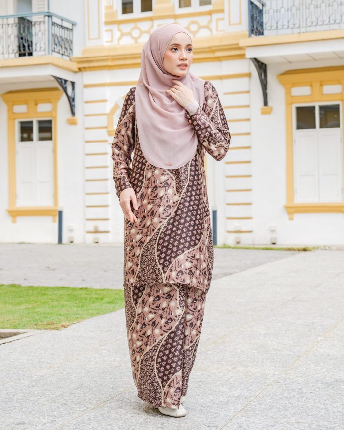 Baju Kurung Moden Batik Sultanah 7.0 - Alifa Espresso Brown - Image 2