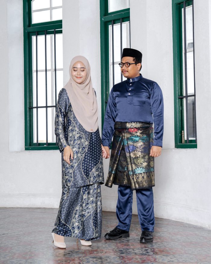 Baju Kurung Moden Batik Sultanah 7.0 - Alifa Space Blue - Image 5