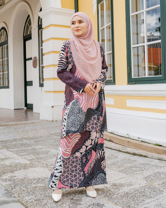 Baju Kurung Moden Batik Sultanah 6.0 - Awana Flamingo Pink