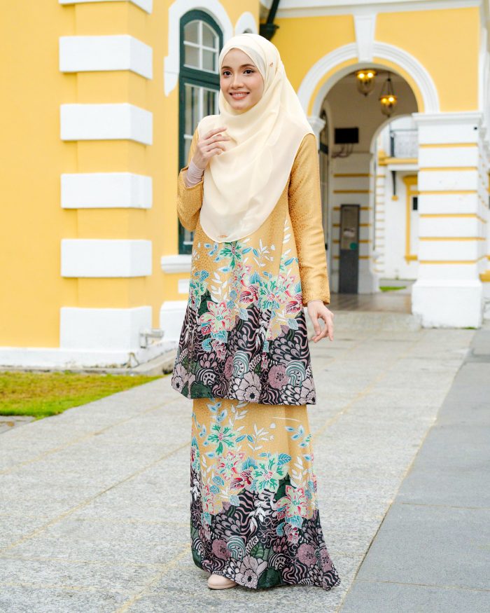 Baju Kurung Pahang Batik Sultanah 3.0 - Bayu Gold