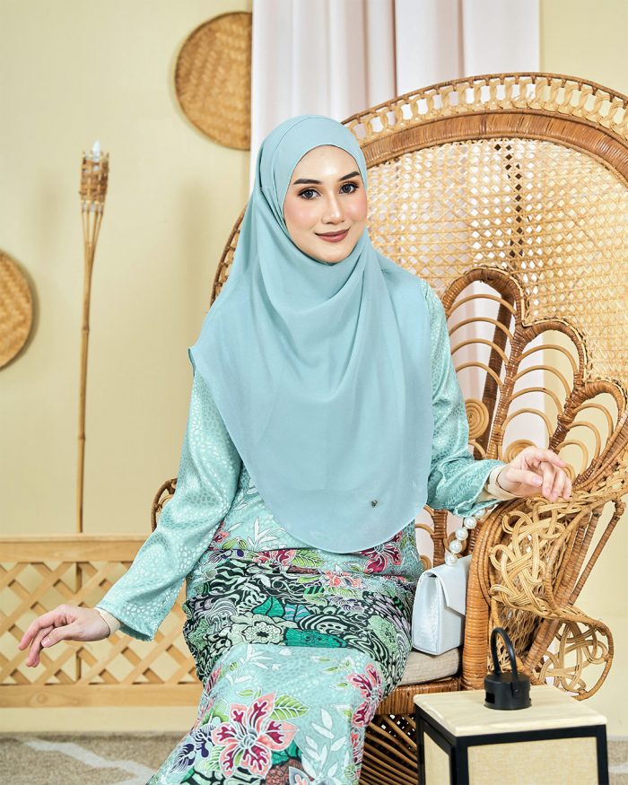 Baju Kurung Pahang Batik Sultanah 3.0 - Bayu Icy Mint - Image 3