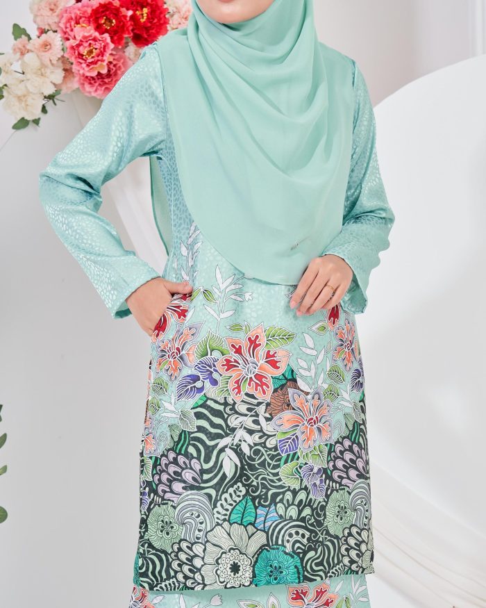 Baju Kurung Moden Batik Sultanah 3.0 - Bayu Icy Mint - Image 2