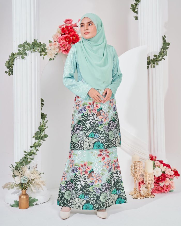 Baju Kurung Moden Batik Sultanah 3.0 - Bayu Icy Mint - Image 3