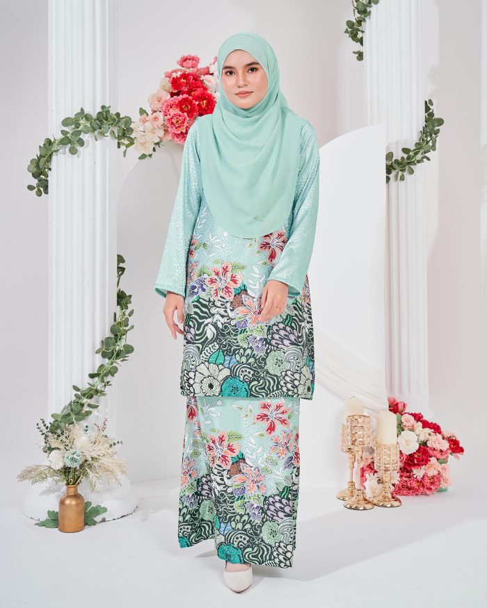 Baju Kurung Moden Batik Sultanah 3.0 - Bayu Icy Mint - Image 4