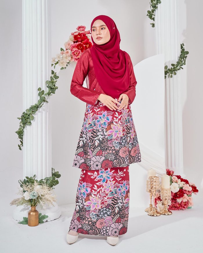 Baju Kurung Pahang Batik Sultanah 3.0 - Bayu Cherry Red - Image 2