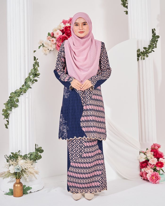 Baju Kurung Moden Batik Puteri Lana Laluna X MCC - Navy Rose