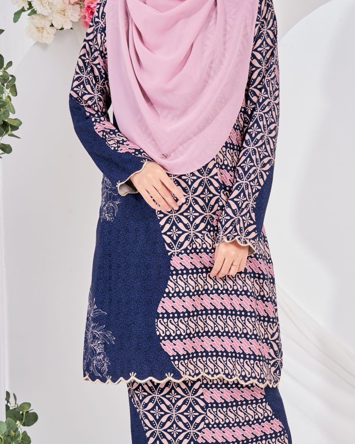 Baju Kurung Moden Batik Puteri Lana Laluna X MCC - Navy Rose - Image 2