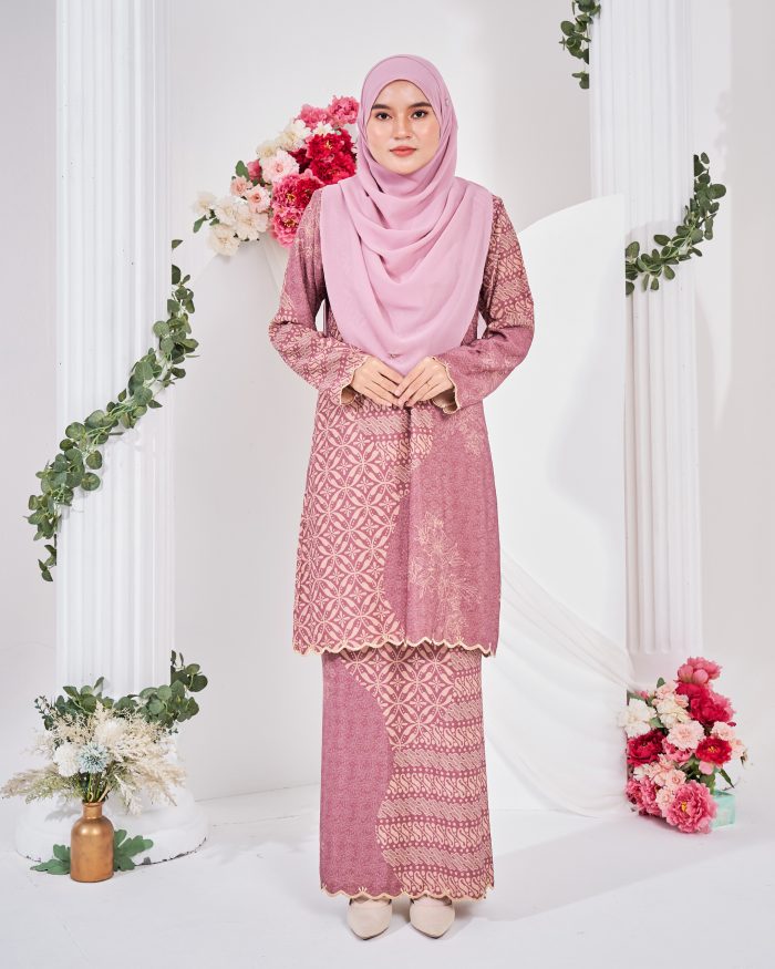 Baju Kurung Moden Batik Puteri Lana Laluna X MCC - Pinkish Blush - Image 6