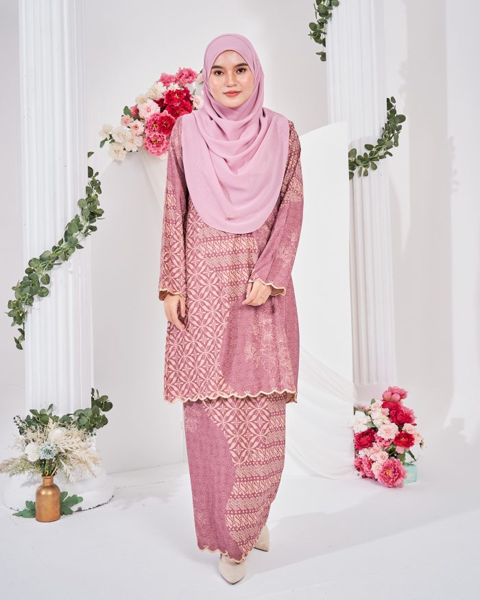 Baju Kurung Moden Batik Puteri Lana Laluna X MCC - Pinkish Blush