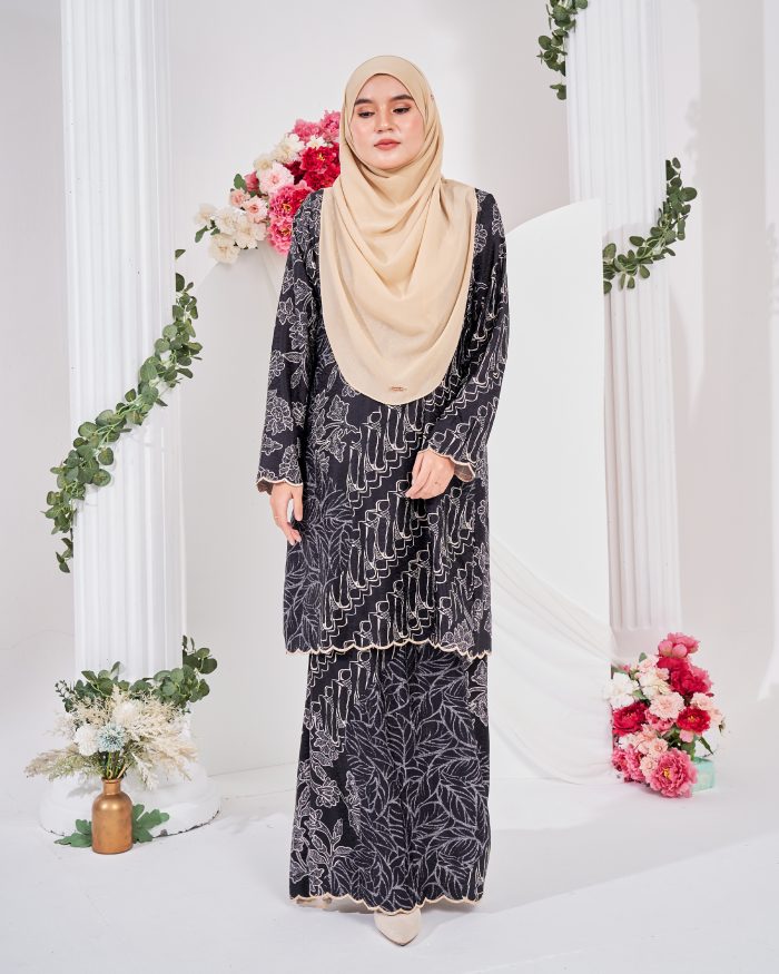 Baju Kurung Moden Batik Puteri Lea Laluna X MCC - Black Ebony