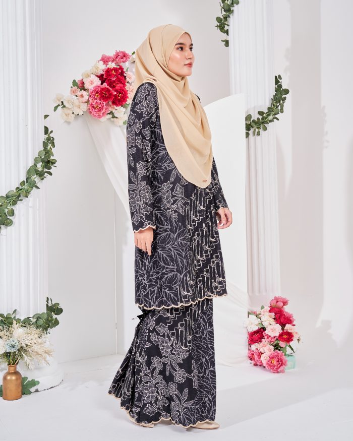 Baju Kurung Moden Batik Puteri Lea Laluna X MCC - Black Ebony - Image 6