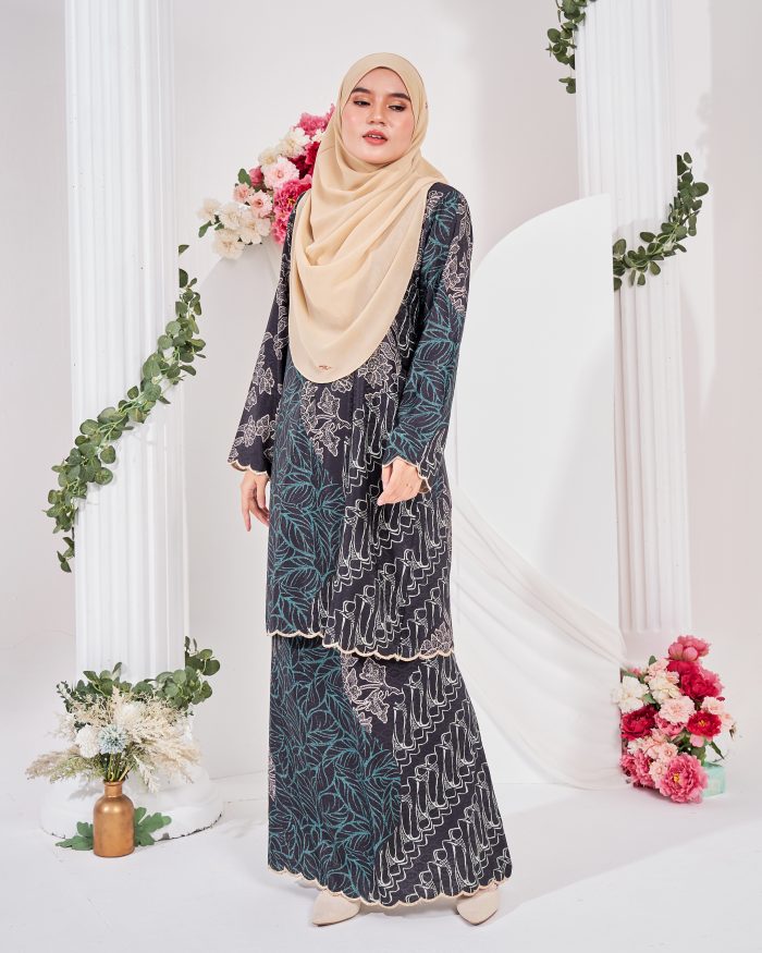 Baju Kurung Moden Batik Puteri Lea Laluna X MCC - Black Seaweed - Image 5