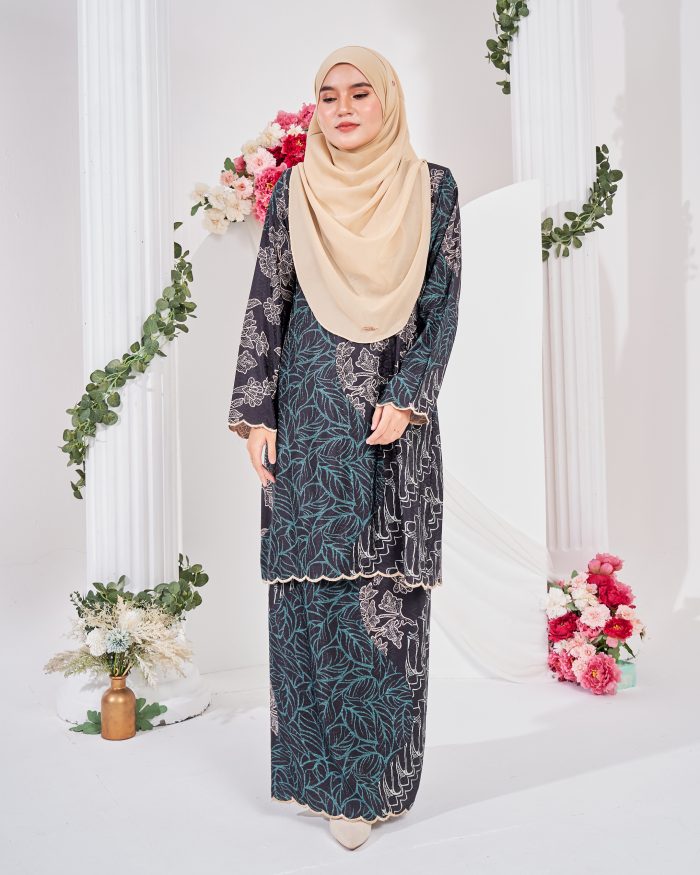 Baju Kurung Moden Batik Puteri Lea Laluna X MCC - Black Seaweed