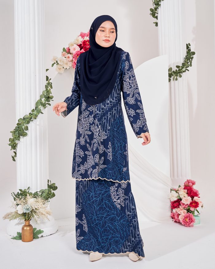 Baju Kurung Moden Batik Puteri Lea Laluna X MCC - Blue Admiral - Image 5