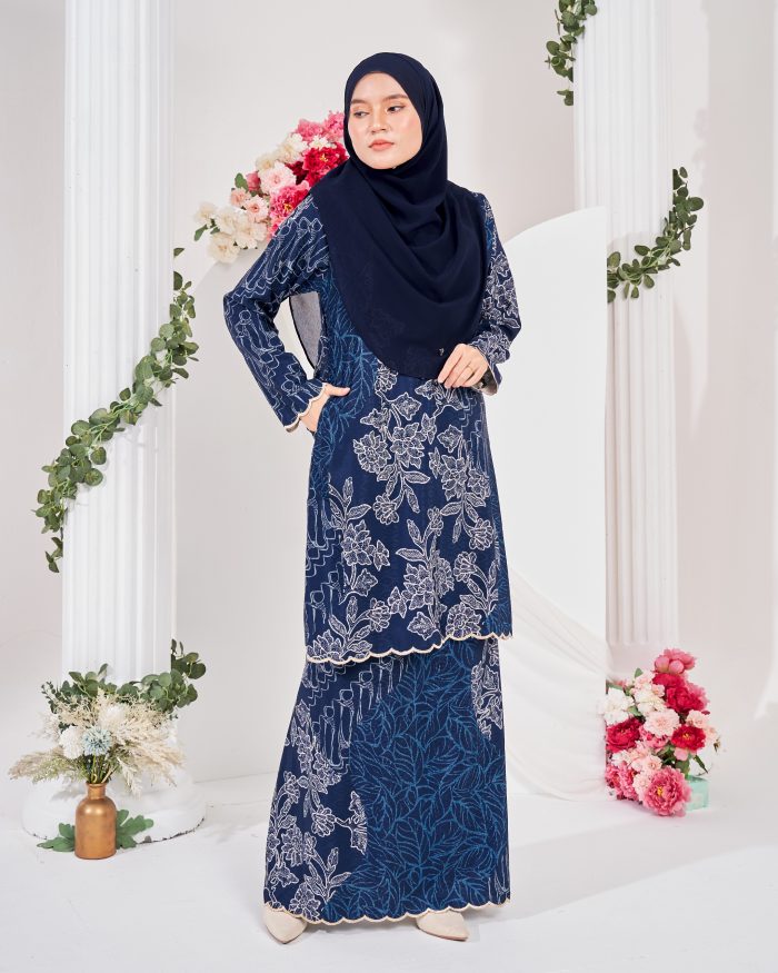 Baju Kurung Moden Batik Puteri Lea Laluna X MCC - Blue Admiral - Image 3