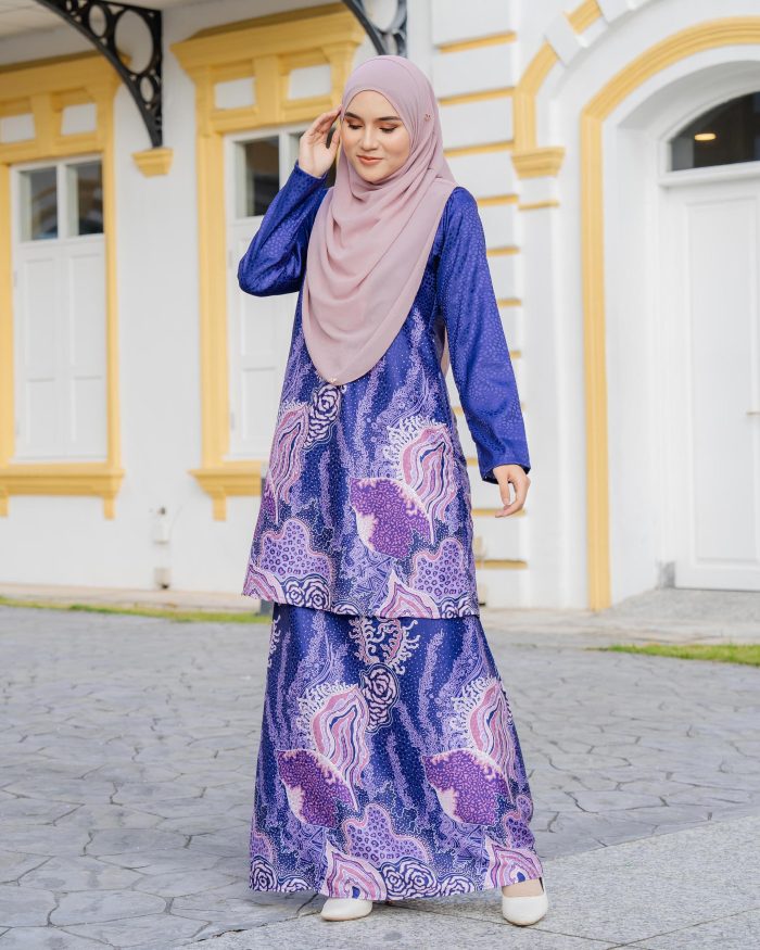 Baju Kurung Moden Batik Sultanah 6.0 - Lestari Violet Purple - Image 2