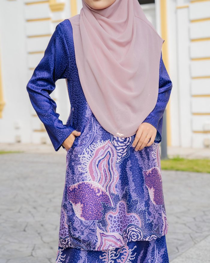 Baju Kurung Moden Batik Sultanah 6.0 - Lestari Violet Purple - Image 4