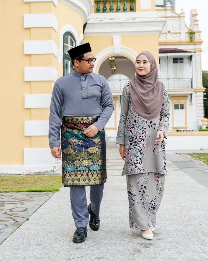 Baju Kurung Moden Batik Sultanah 6.0 - Mekar Dust Grey - Image 5