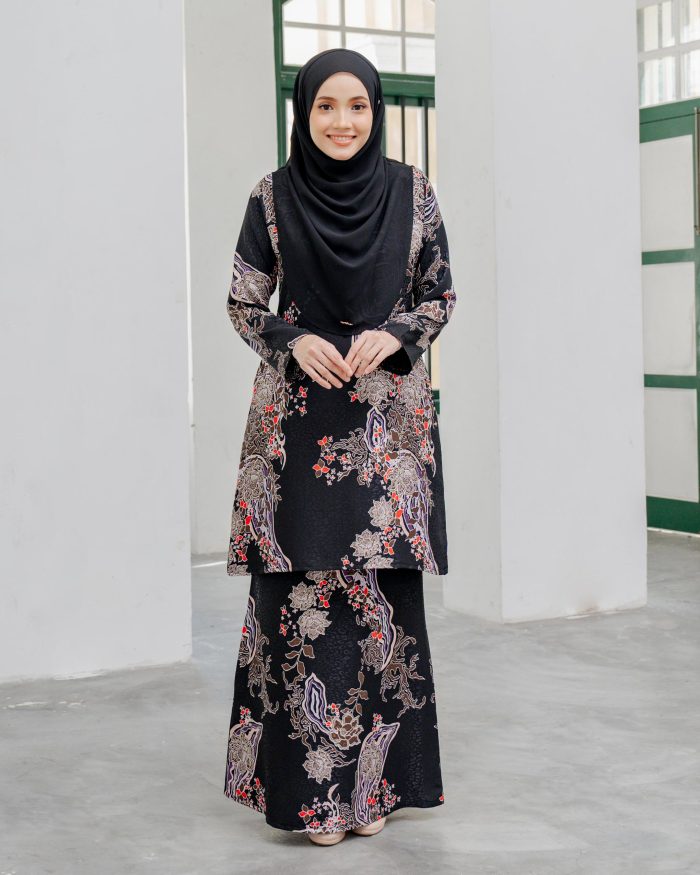 Baju Kurung Moden Batik Sultanah 6.0 - Mekar Jade Black - Image 4