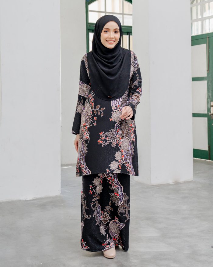 Baju Kurung Moden Batik Sultanah 6.0 - Mekar Jade Black - Image 2