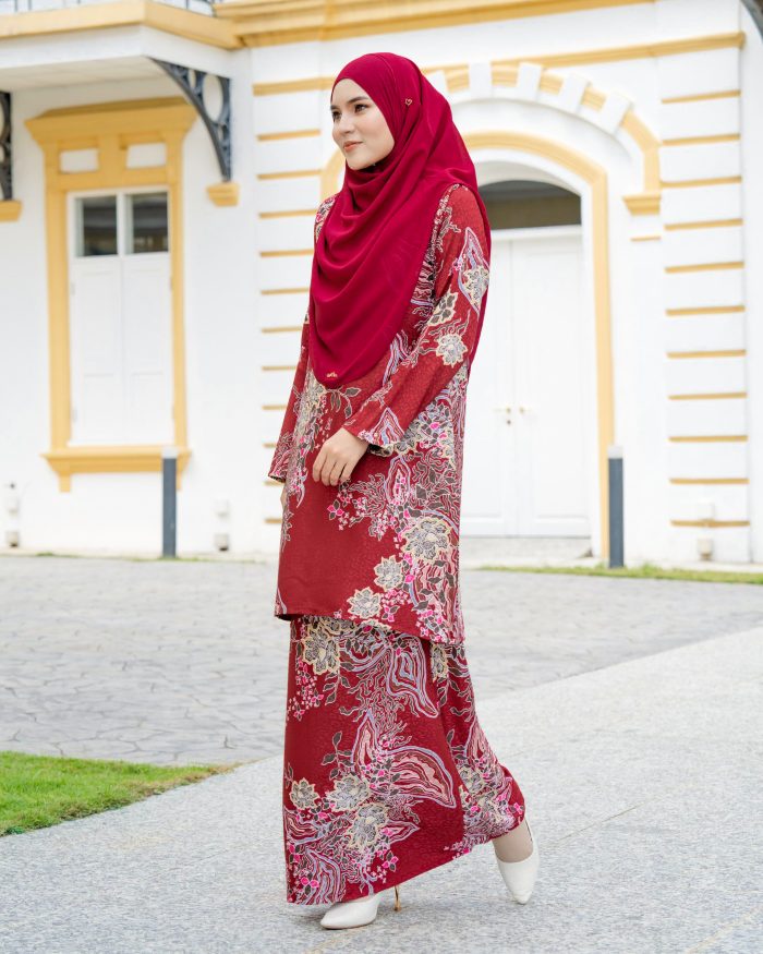 Baju Kurung Moden Batik Sultanah 6.0 - Mekar Maroon - Image 3