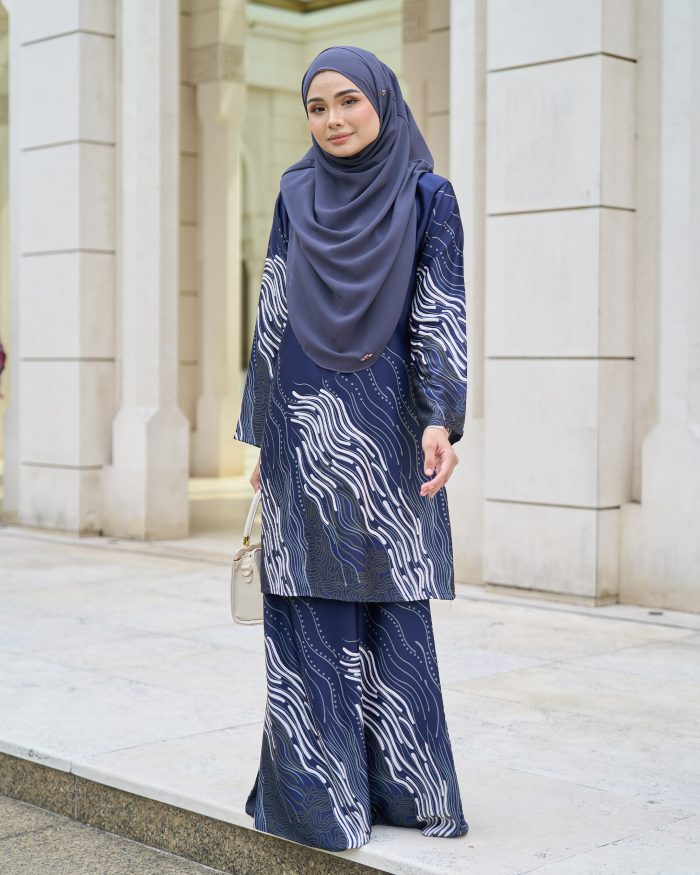 Baju Kurung Moden Batik Sultanah 10.0 - Perdana Deep Blue