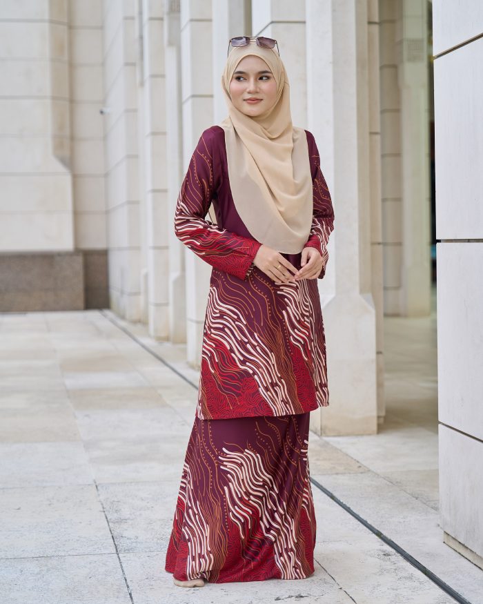 Baju Kurung Moden Batik Sultanah 10.0 - Perdana Merlin Maroon - Image 2