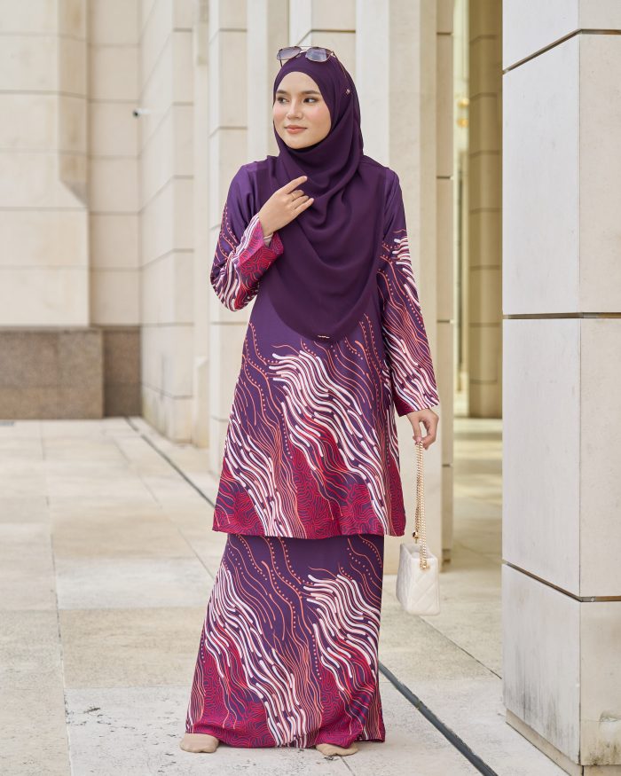 Baju Kurung Moden Batik Sultanah 10.0 - Perdana Violet Purple - Image 2