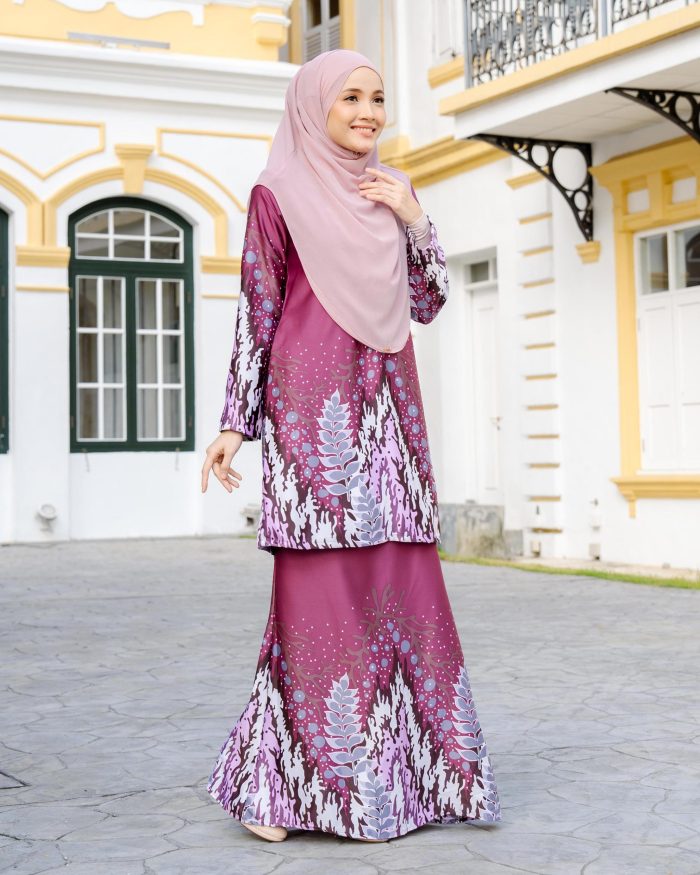 Baju Kurung Moden Batik Sultanah 4.0 - Purnama Purple Plum - Image 2